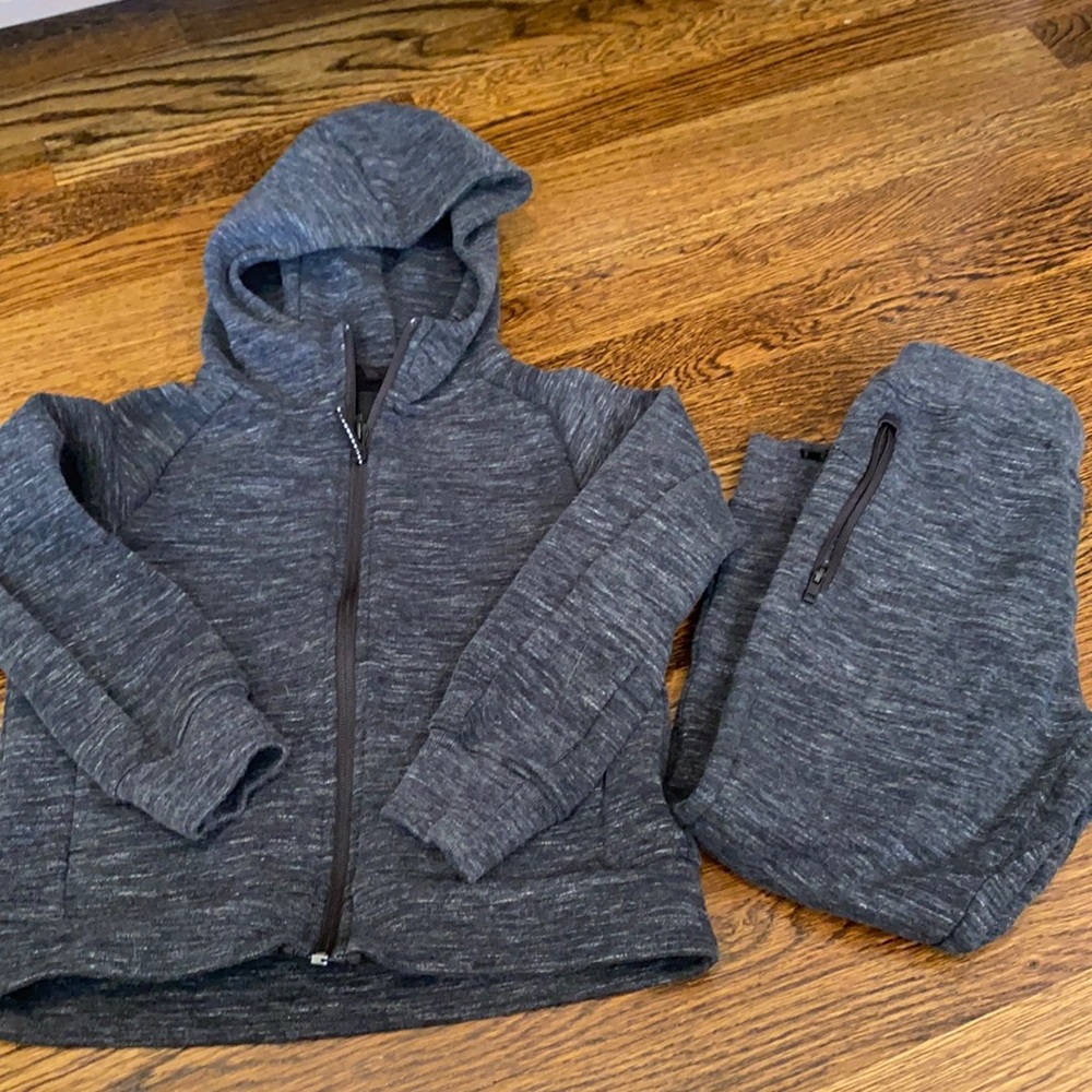 UNIQLO Sweatsuit